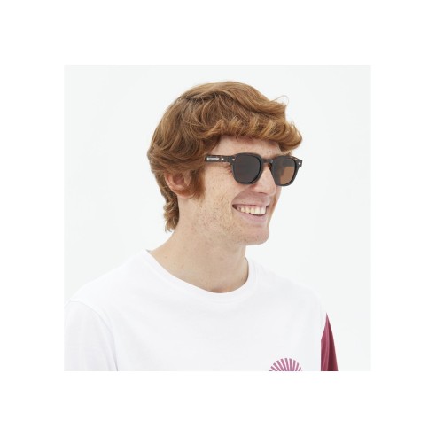 Gafas de sol Hydroponic Birch de forma atemporal.