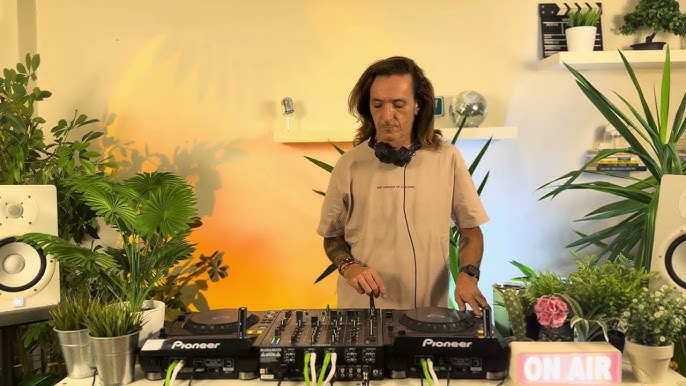 Fran Deeper Dj Set Roundtrip Shop