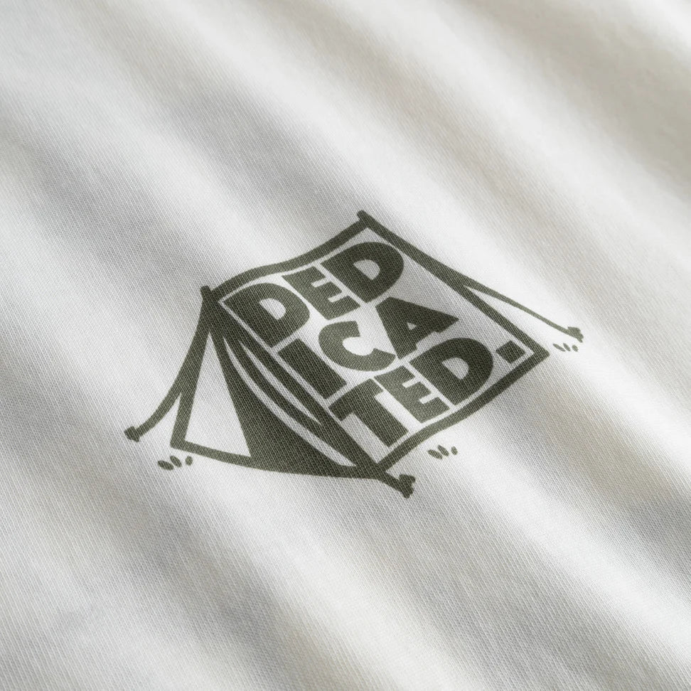 Camiseta Dedicated Stockholm Camp Crew Off-white