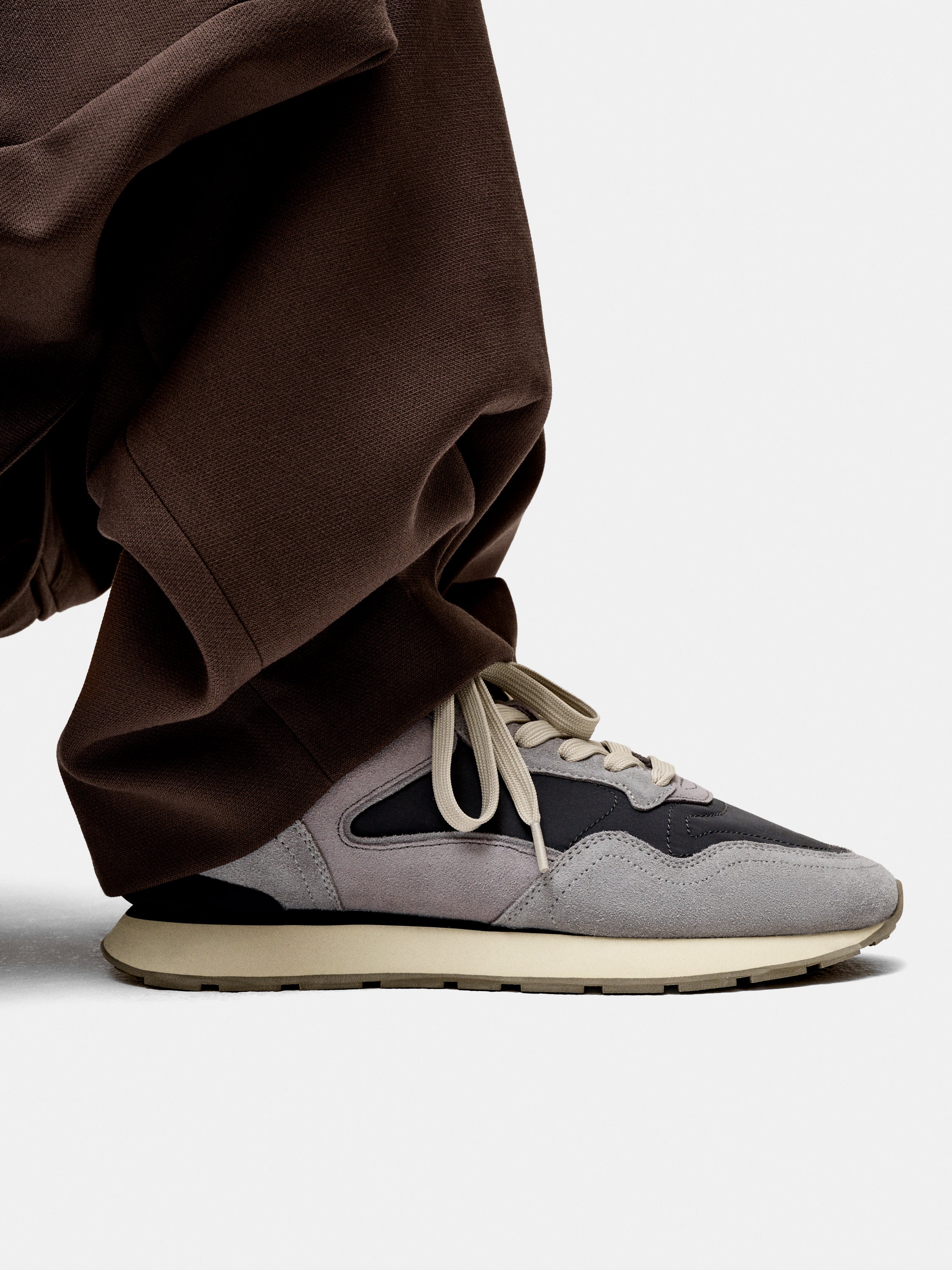 Zapatillas Hoff City Piel Ante Tonos Grises Unisex