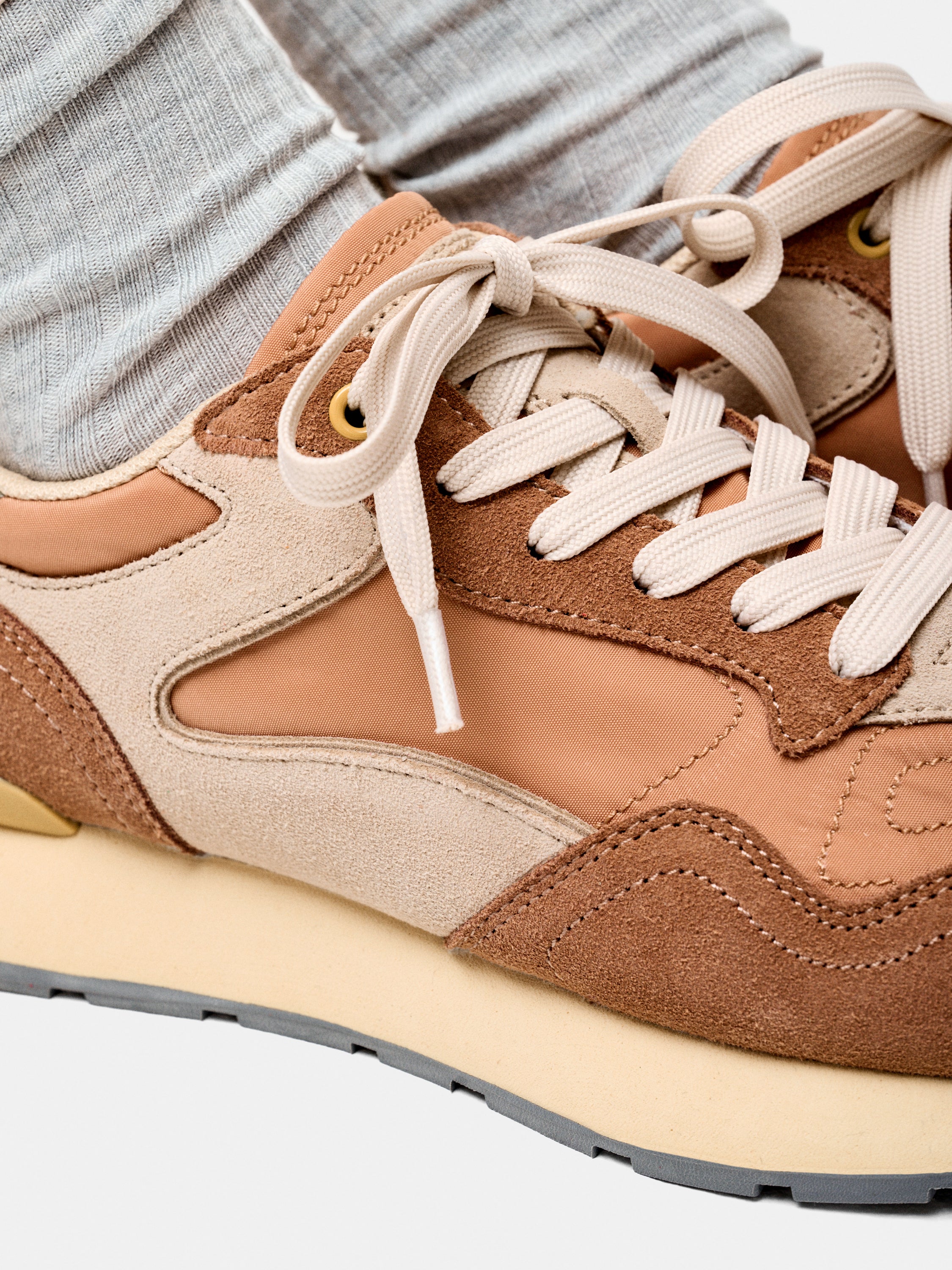 Zapatillas Hoff City Retro Tonos Melocotón Unisex