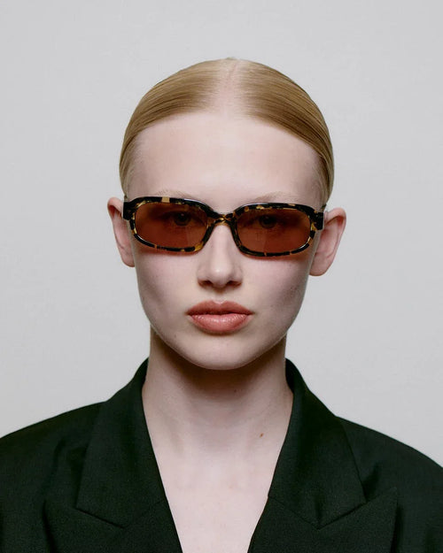 A.KJAERBEDE Will Black/Yellow Tortoise, Gafas de Sol - Roundtrip
