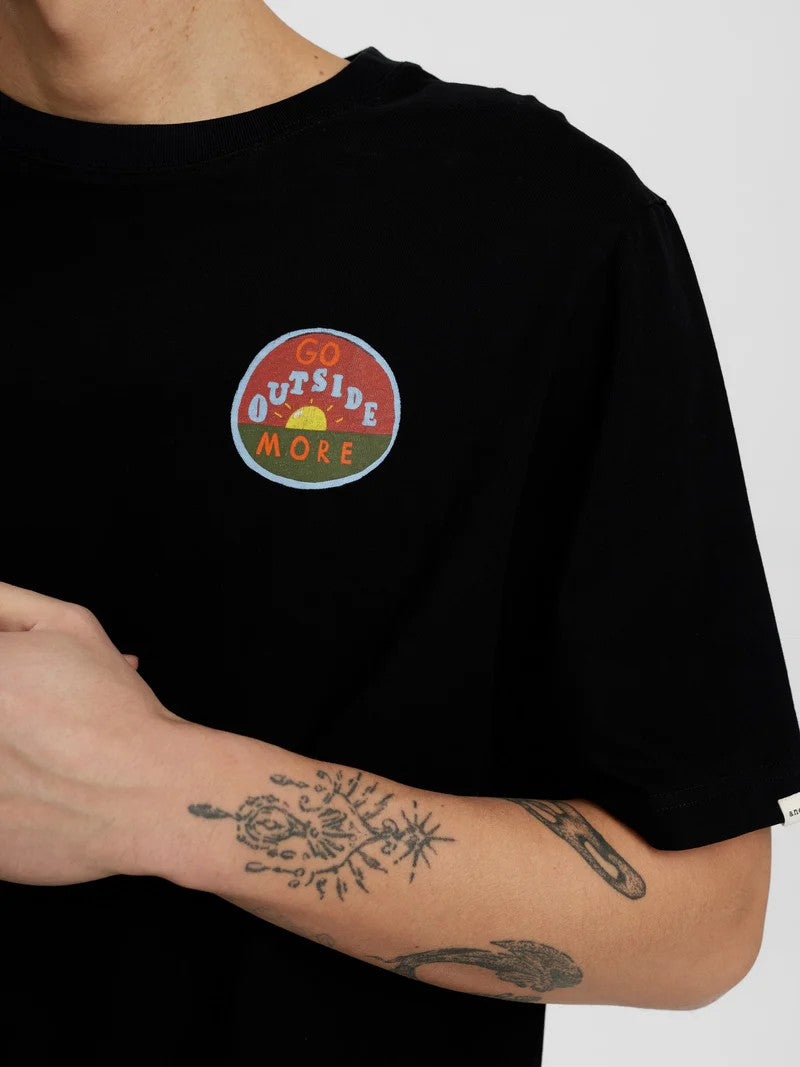 Camiseta Anerkjendt Akkikki Go outside more Negro