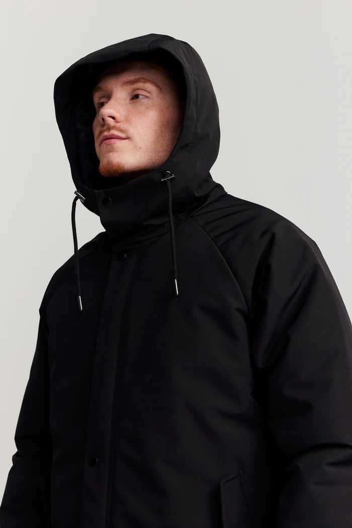 Abrigo Makia Observer Jacket Negro