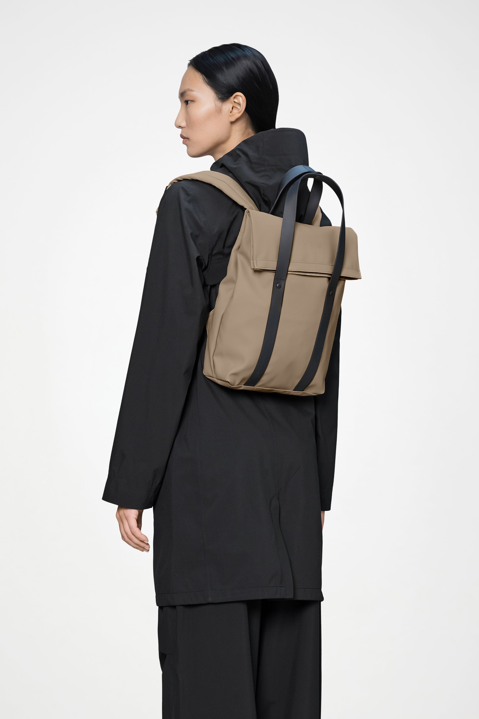 Mochila Rains Beige 2 Way Tote Backpack Mini W3