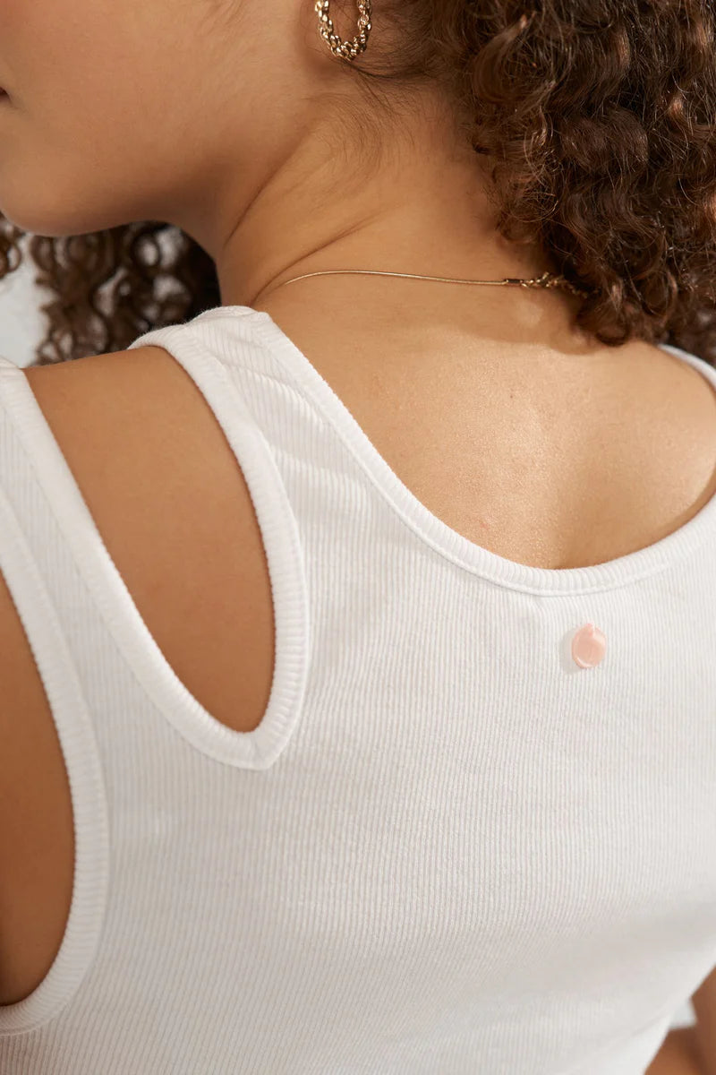 Top ajustado Nümph Nudaphny – Tirante doble y cuello redondo | Blanco