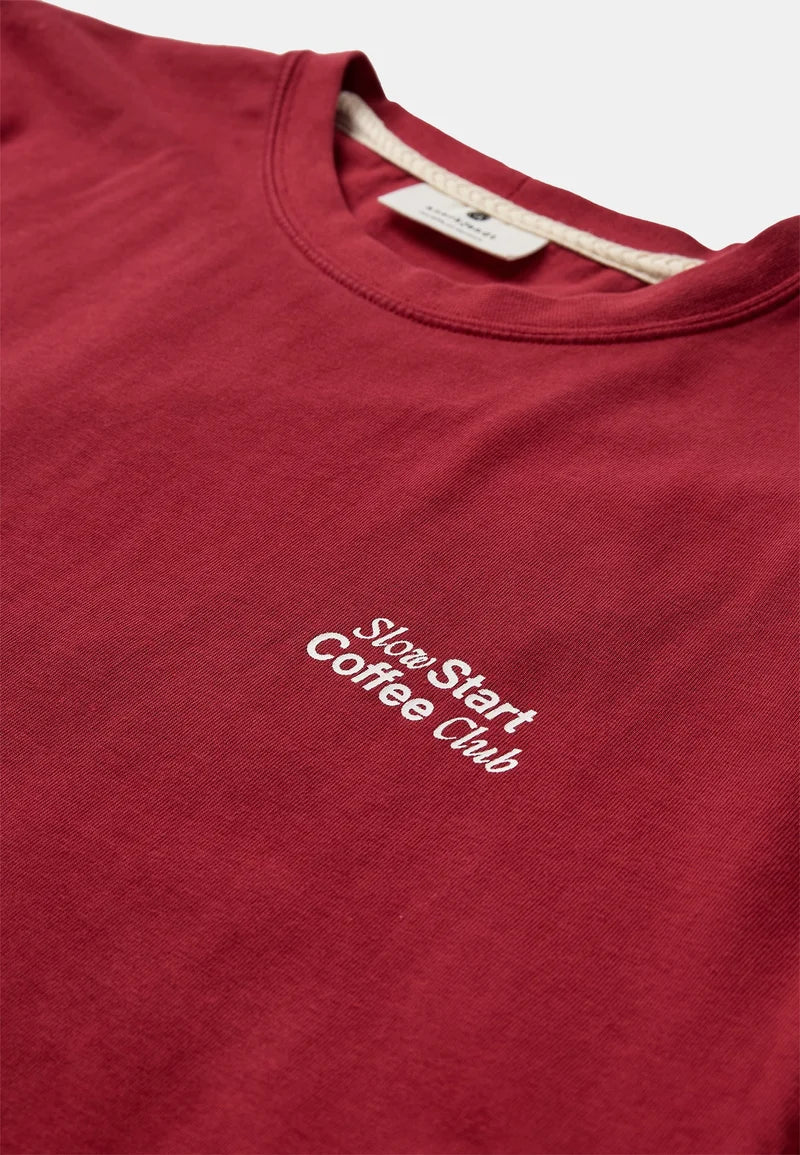 Camiseta Anerkjendt Akvillads Coffee Red Dahlia
