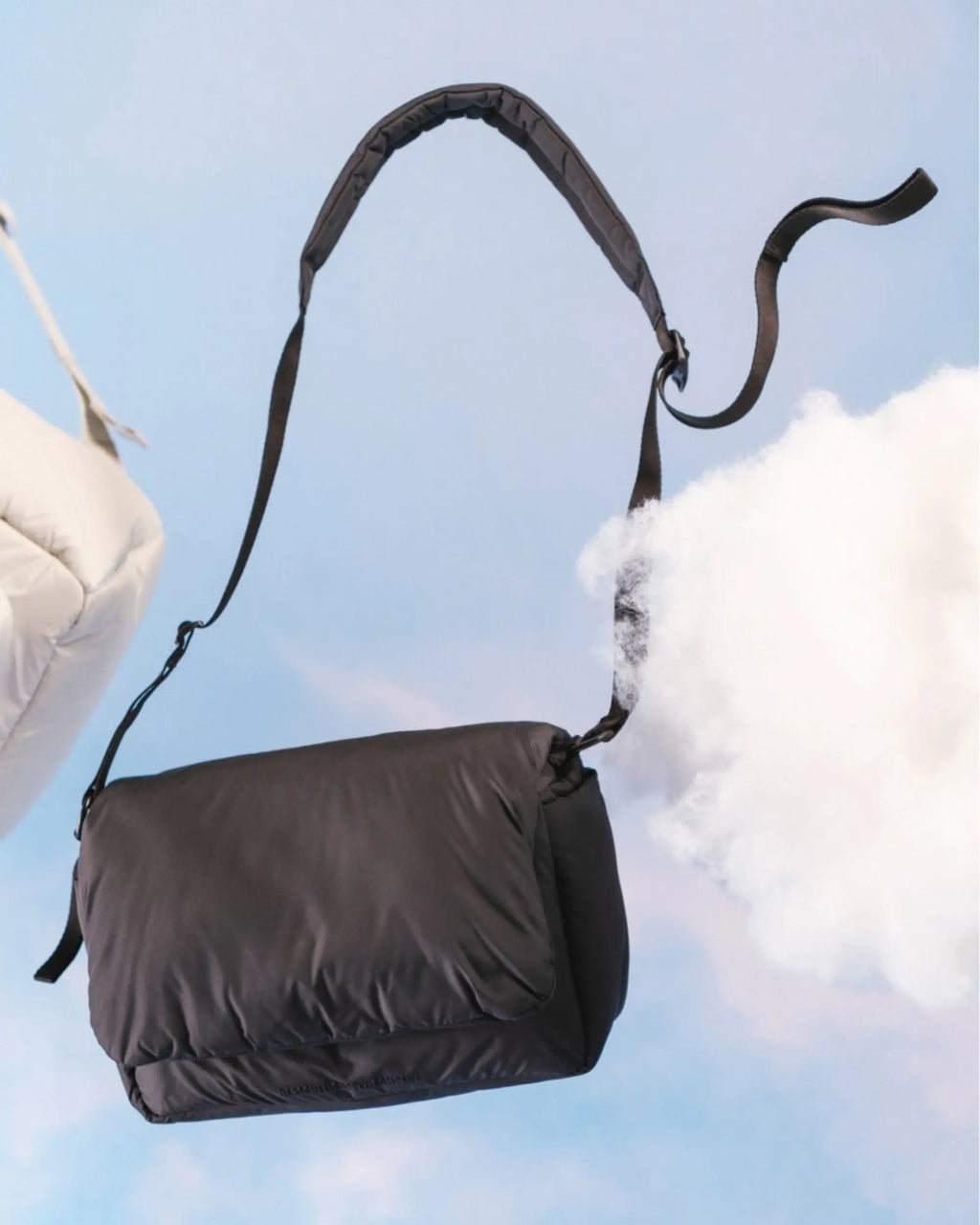 Herschel Cloudform Crossbody Negro