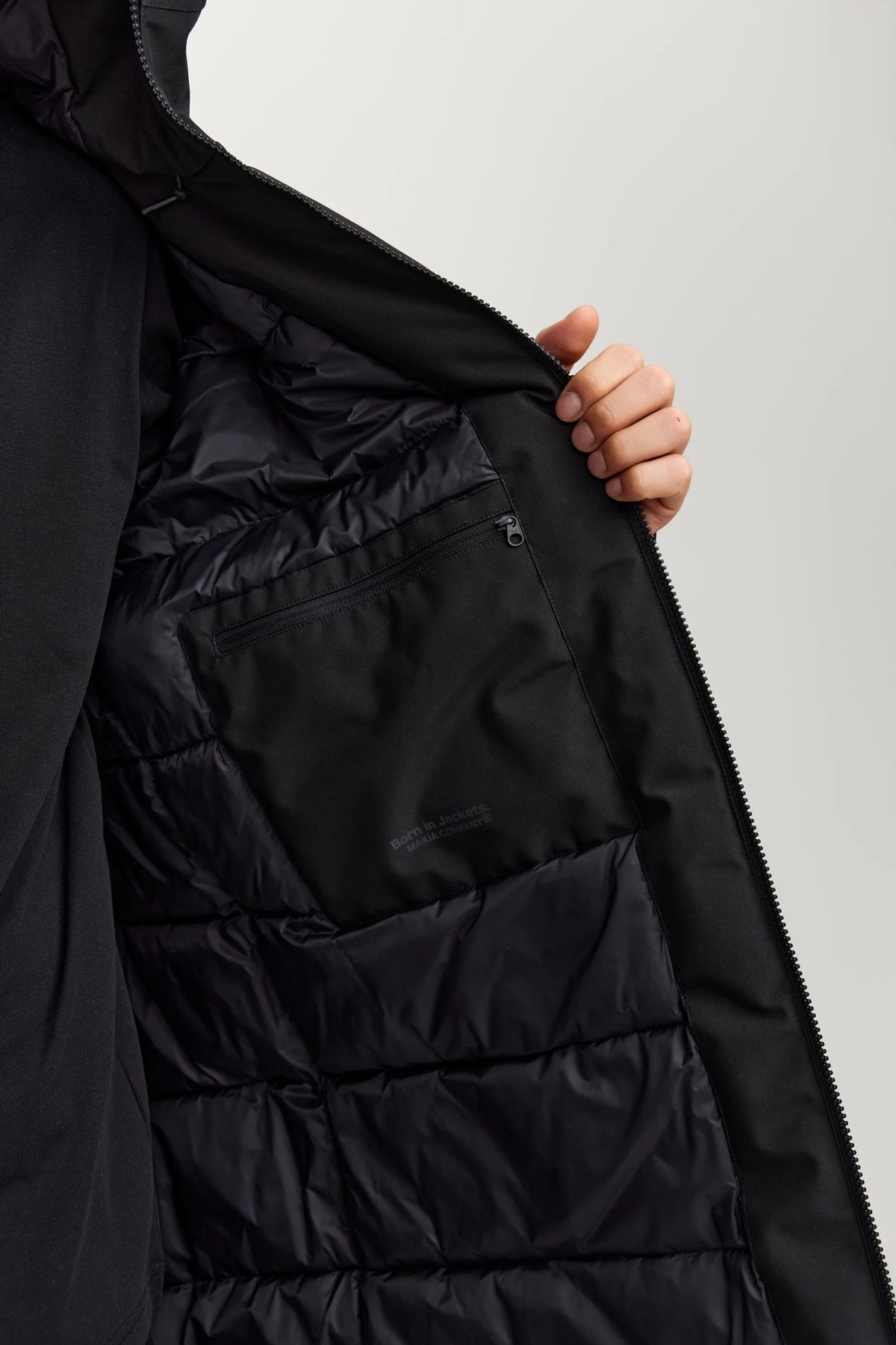 Abrigo Makia Pacific Jacket Black