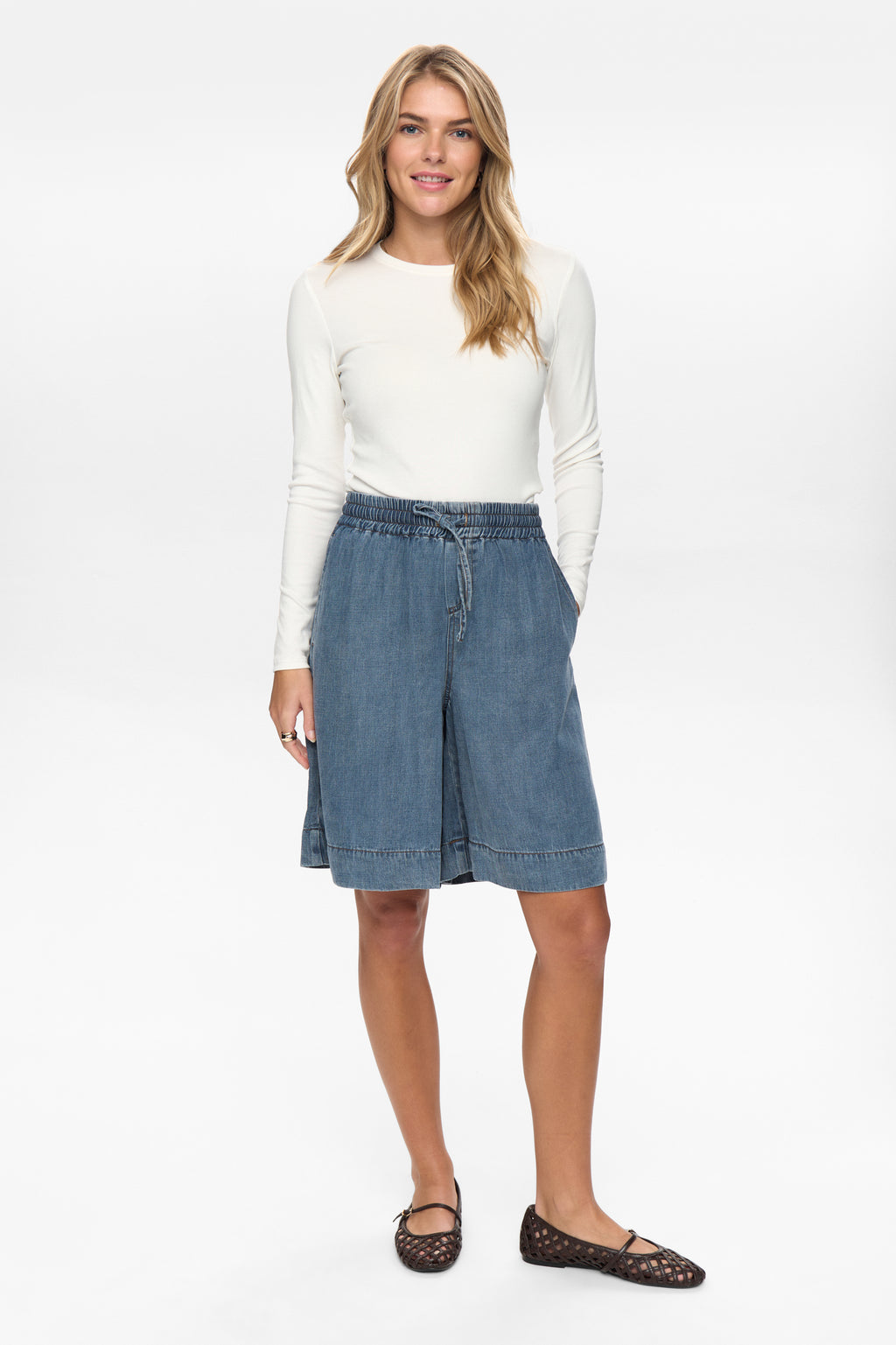 Pantalón Corto Ancho Nümph Nuelida Denim Snow Washed