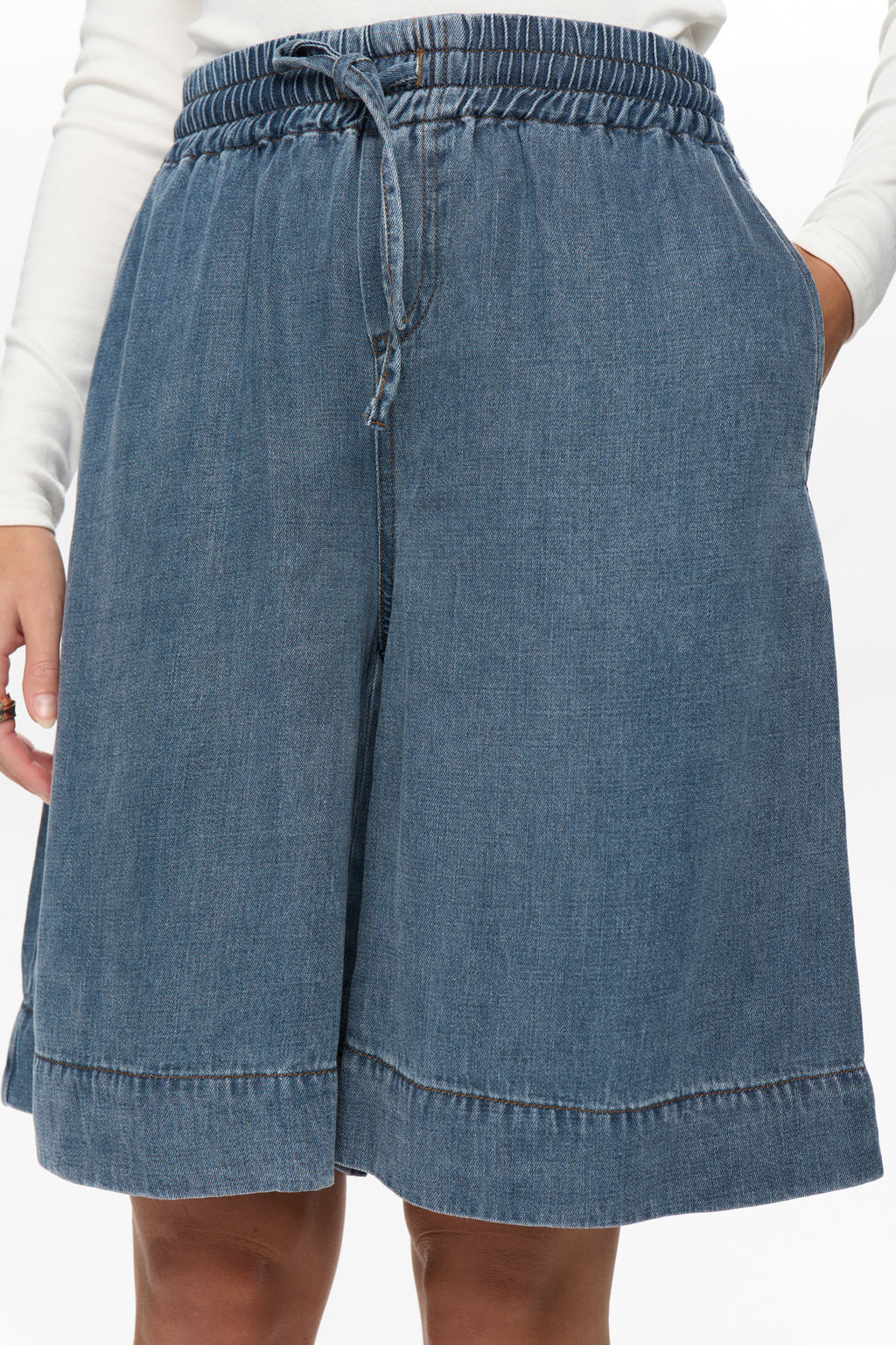 Pantalón Corto Ancho Nümph Nuelida Denim Snow Washed