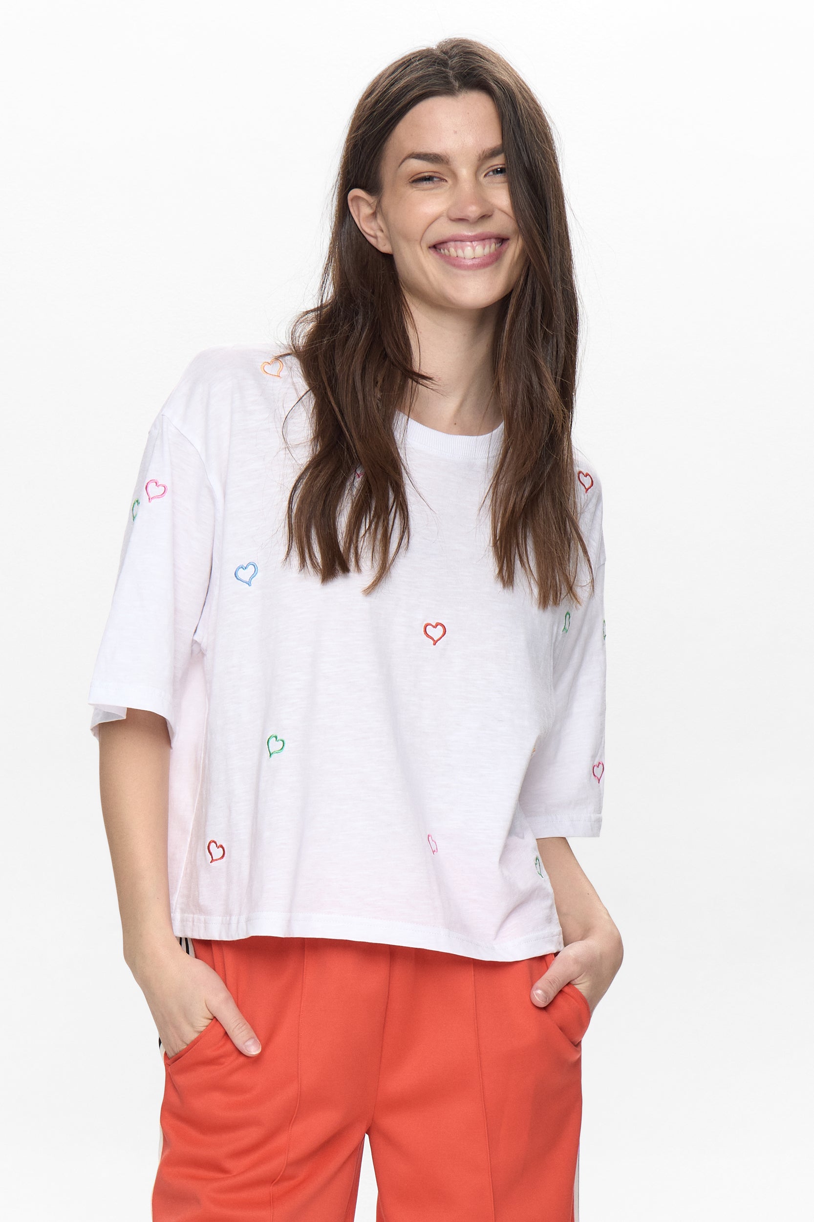 Camiseta Boxy Nümph Nulovine Bordados Corazón Blanco