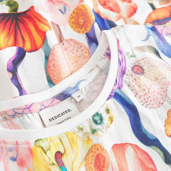 Camiseta Dedicated Visby Fantasy Flowers Multi Color